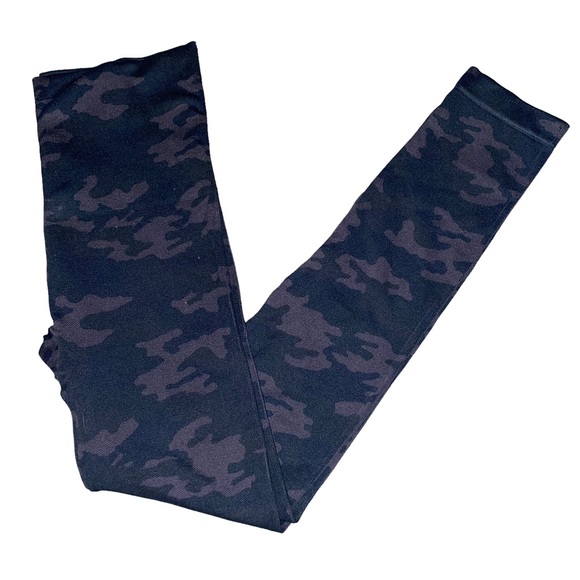 SPANX Look At Me Now High Waist Leggings in Black and Grey Camo - Picture 6 of 11